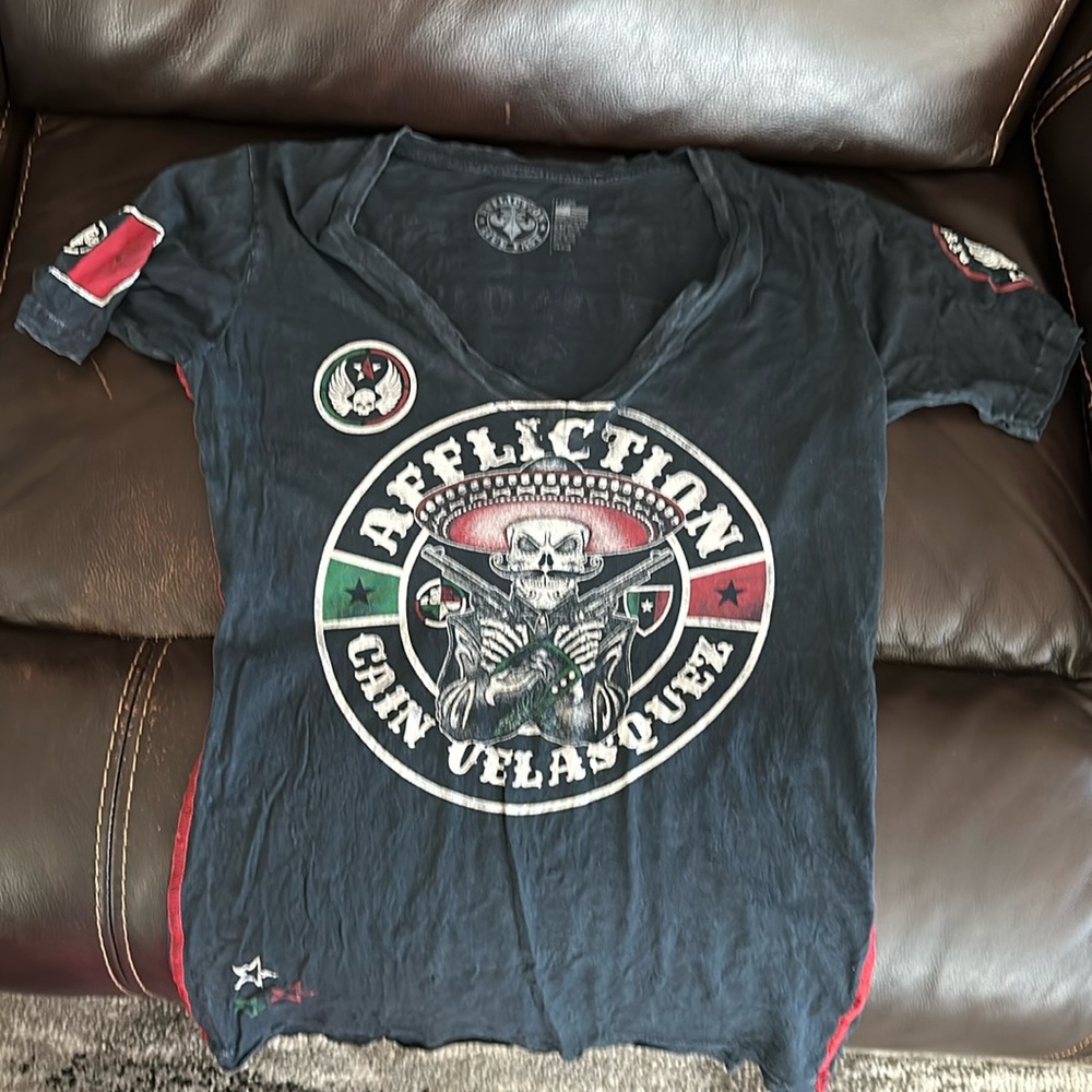 Like new Affliction woman’s shirt Large